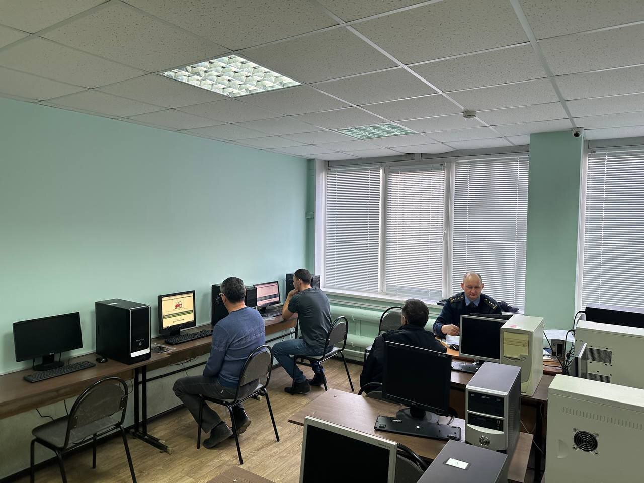 В экзаменационном центре "Лидер-Балаково" прошёл  экзамен.
