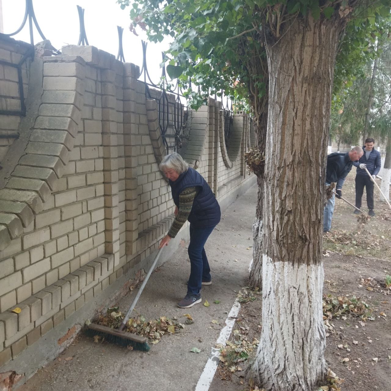 Инспекция гостехнадзора активно участвует в общегородских субботниках.